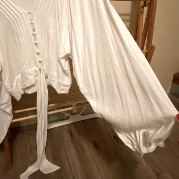 Express Tie Front Cropped Blouse Balloon Sleeves M EUC - Picture 3 of 6